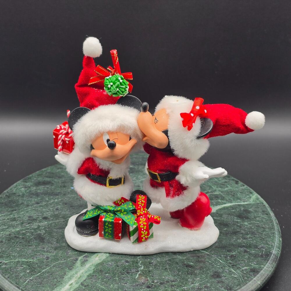 Department 56 Possible Dreams Disney Mickey & Minnie Big Kiss Christmas